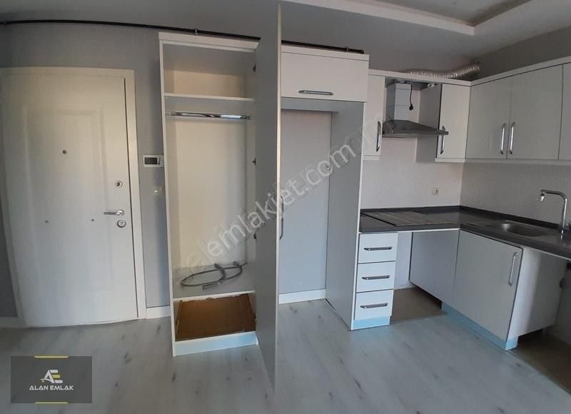 Atakum Körfez Kiralık Daire Alan Emlak'tan Körfez De Tramvaya Yakın Kiralık 1+1 Daire