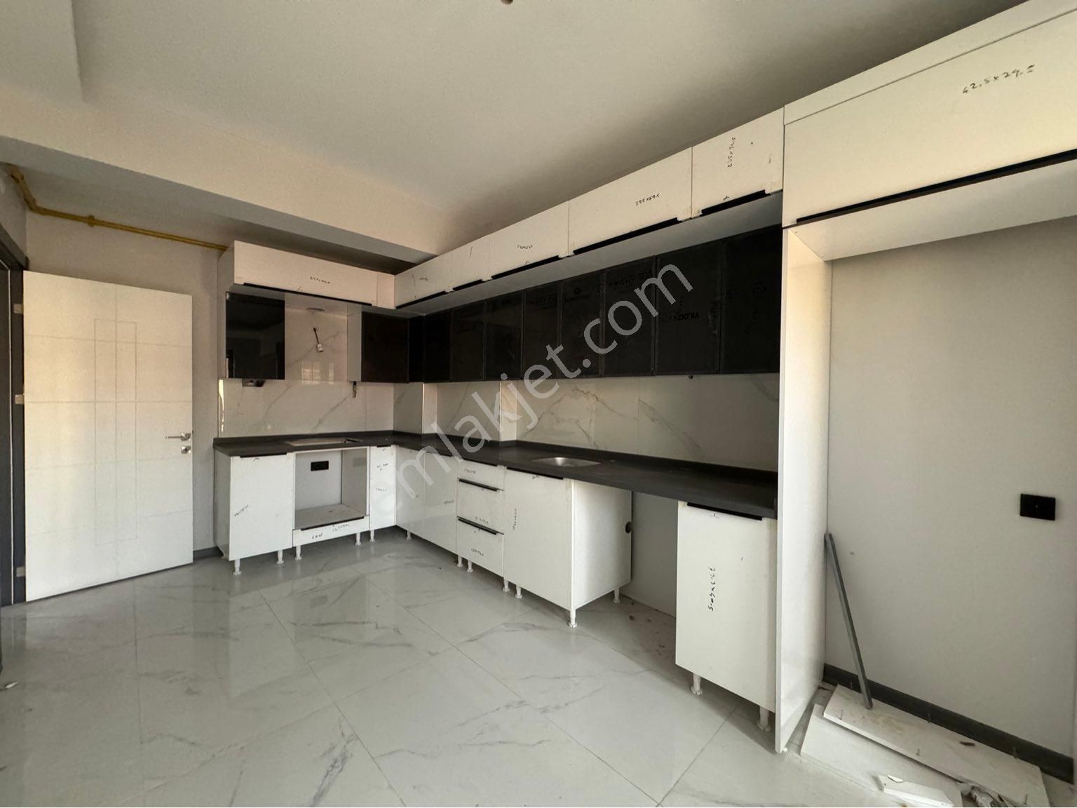 Tepebaşı Çamlıca Satılık Daire  CONKER İNŞAAT EMLAK'TAN ÇAMLICA MAHALLESİ 5+1 190 m2 LÜKS SATILIK DAİRE