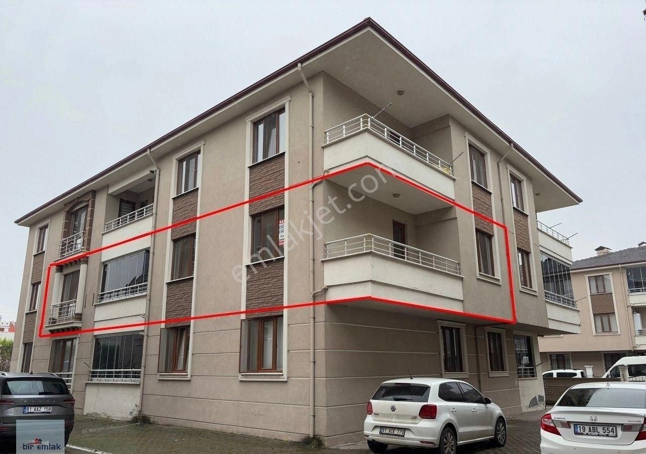 Düzce Merkez Hamidiye Kiralık Daire Hamidiye Mahallesi Şen Konakları'nda 3+1 120 M2 Kiralık Ara Kat Daire