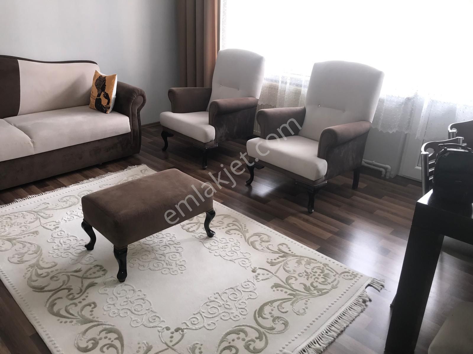 Eşyalı Kiralık Daire 2+1 Çarşı İçinde - Görsel 2
