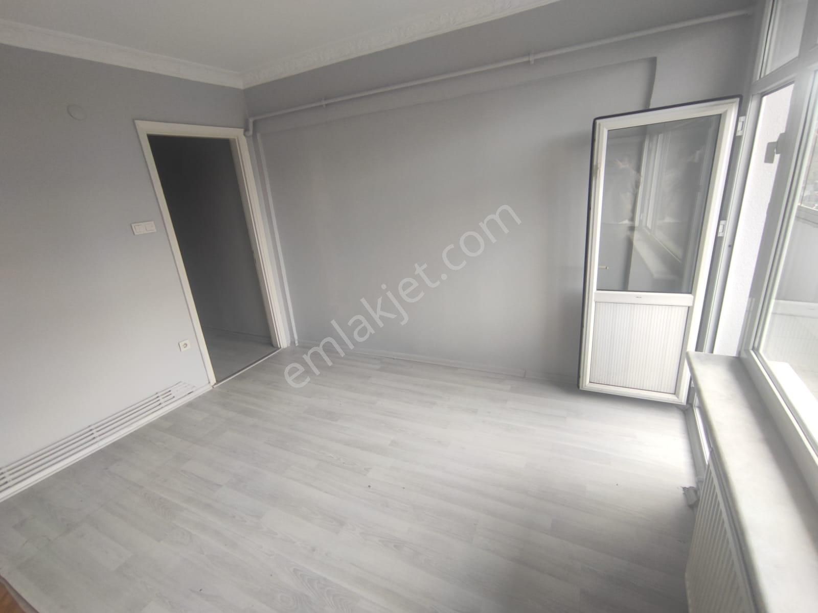 İstanbul Fatih Kiralık Daire  FARK EMLAK'tan Fevzipaşa Caddesi'nde  Ultra Geniş 2+1 Kiralık