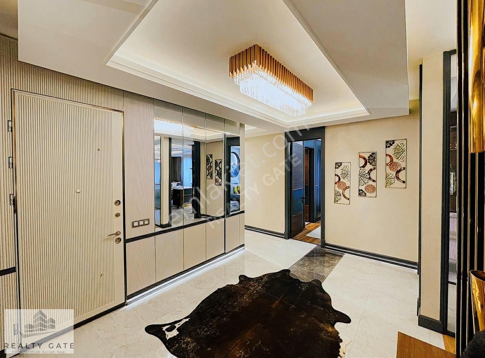 Realty Den Ovacık Bulvarda Muhteşem Lüks Yapısı İle 4+1 Daireler - Görsel 14