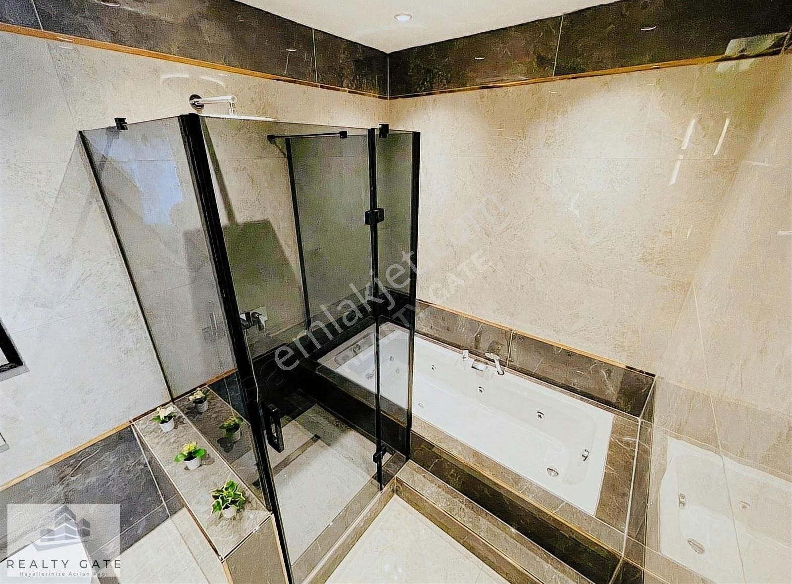 Realty Den Ovacık Bulvarda Muhteşem Lüks Yapısı İle 4+1 Daireler - Görsel 17