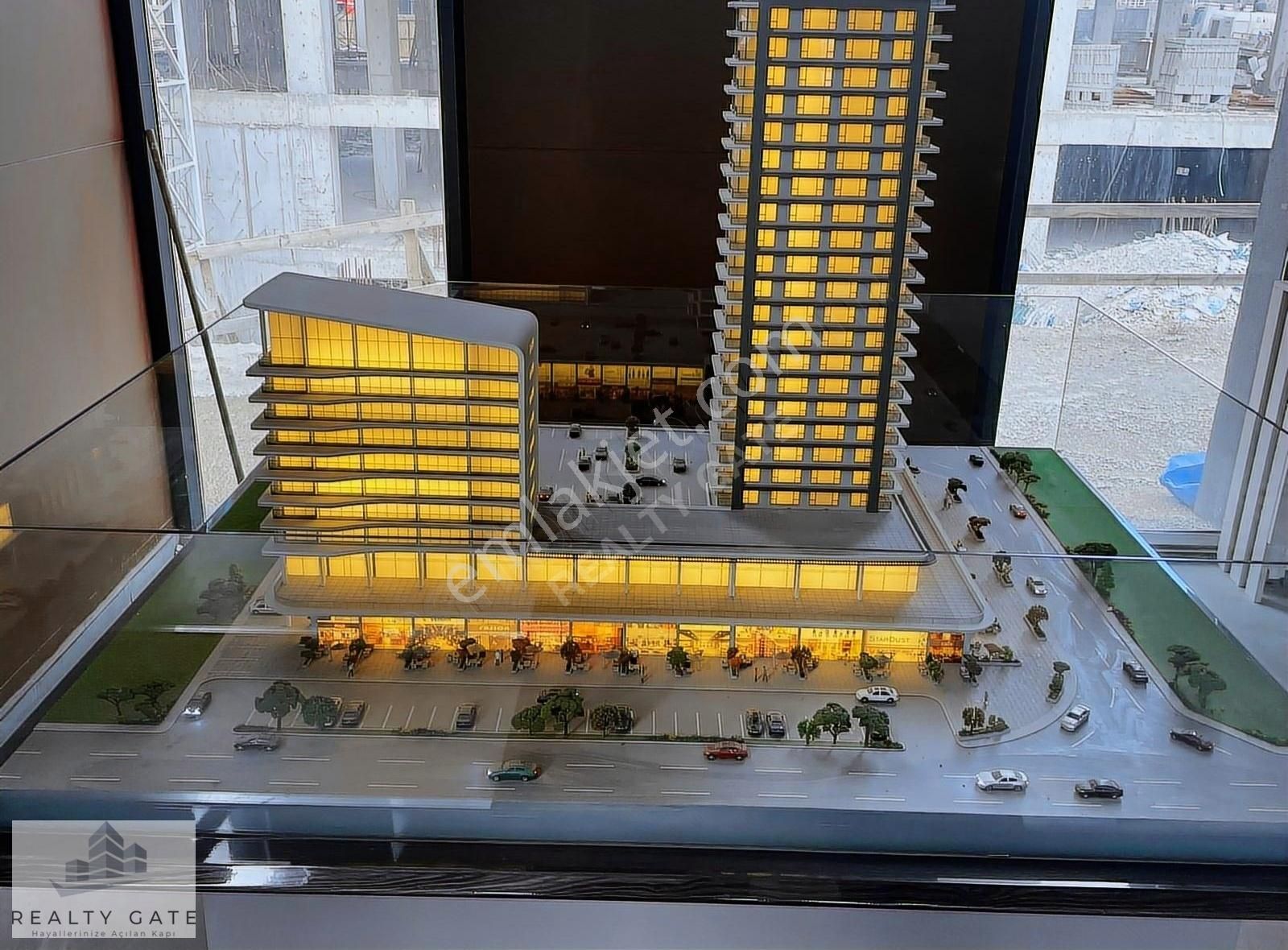 Realty Den Ovacık Bulvarda Muhteşem Lüks Yapısı İle 4+1 Daireler - Görsel 15