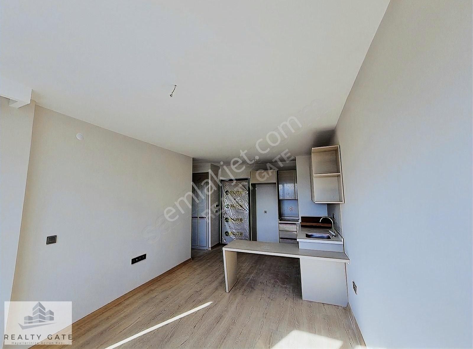 Yenimahalle Batı Sitesi Satılık Daire Batıkent Gökdemir Class Sitesi Modern 1+1 Daire REALTY GATE'ten