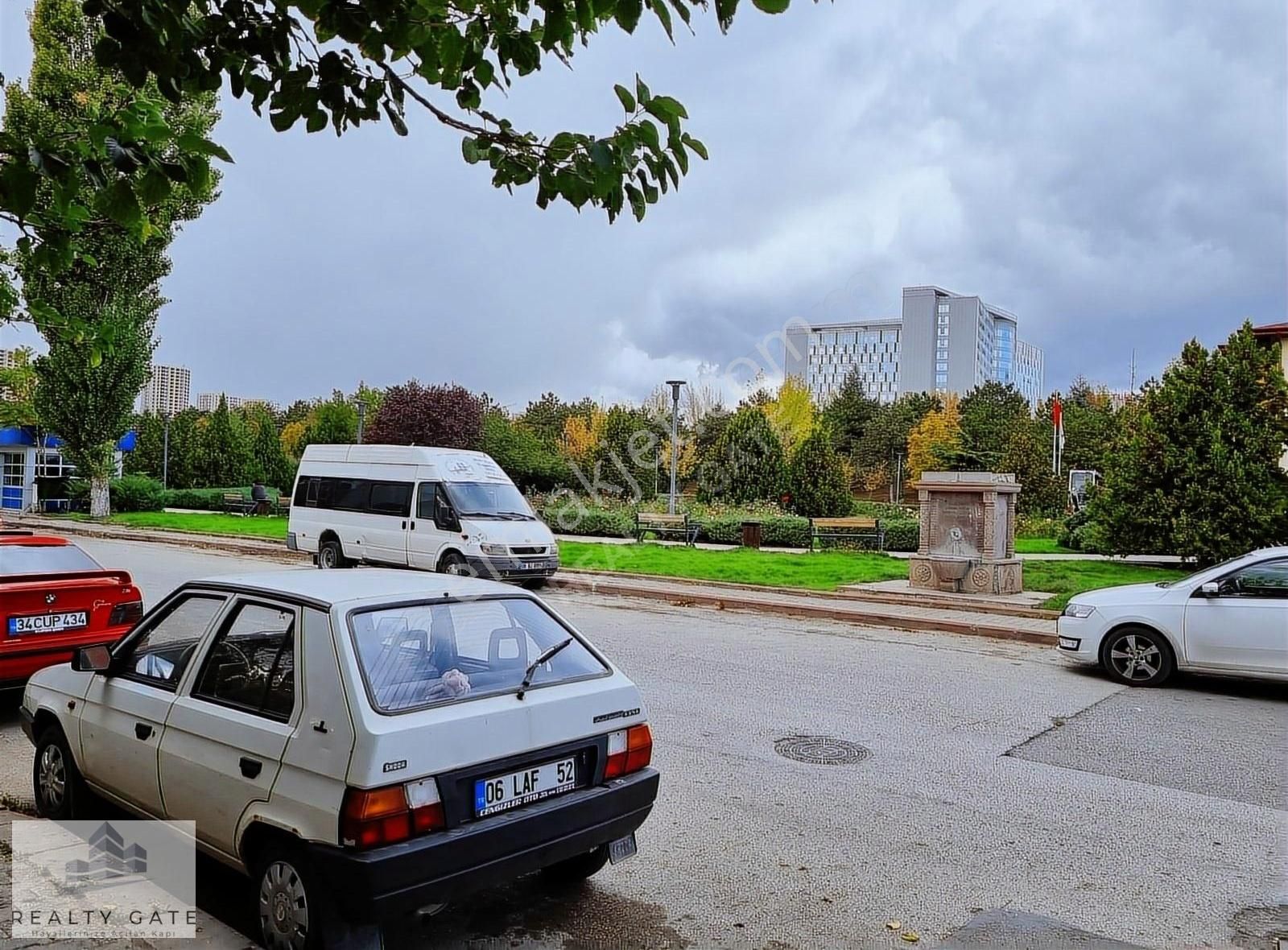 Yenimahalle Varlık Kiralık Daire Etlik Şehir Hastanesi Karşısında Site İçinde 2+1 Kiralık...