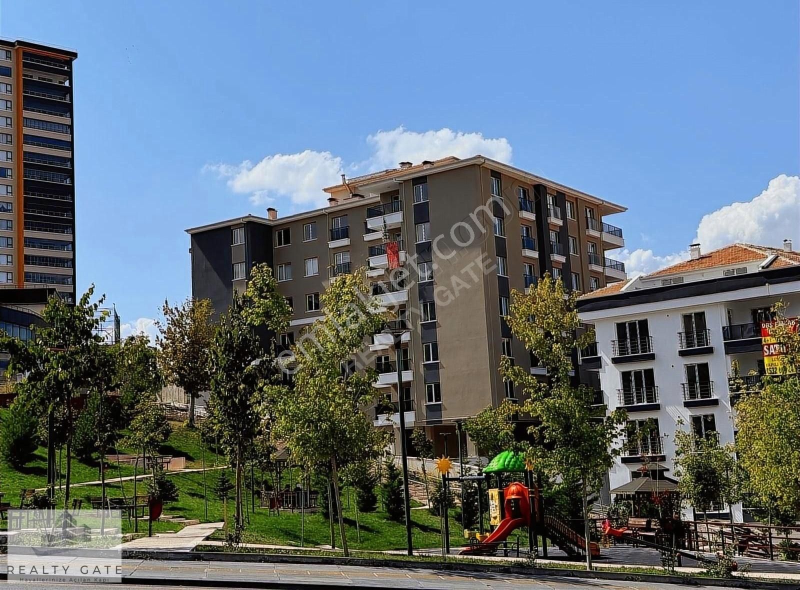 Keçiören Atapark Satılık Daire UFUKTEPE CADDE DE SIFIR MERKEZİ KONUMDA 3+1 DAİRE