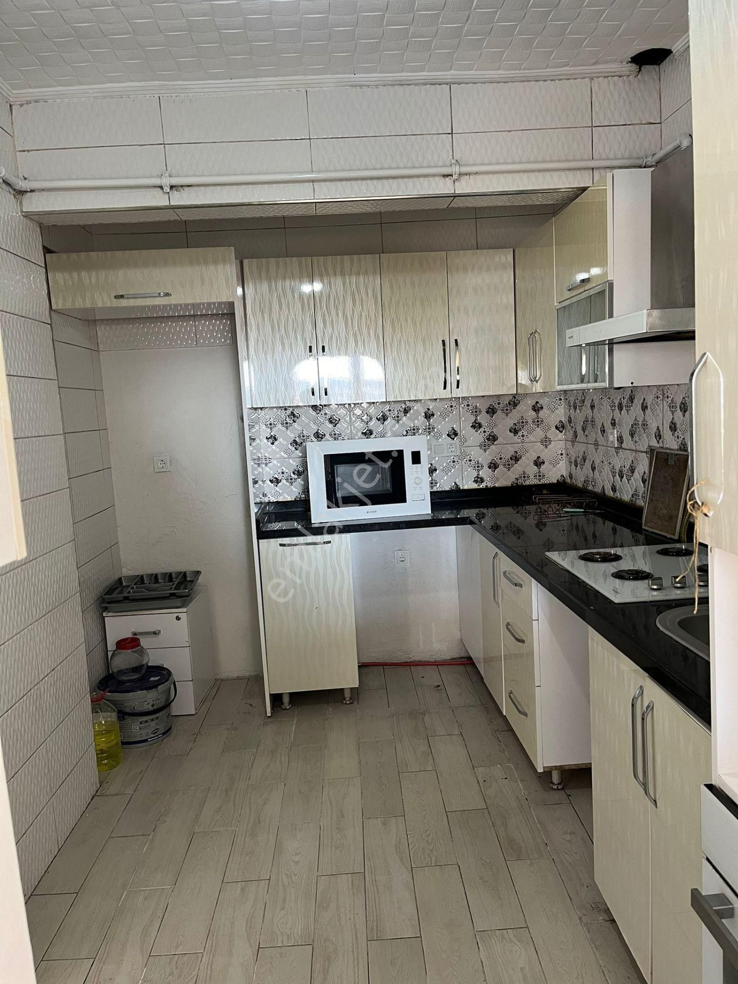 Silivri Piri Mehmet Paşa Denize Yakın Kiralık Daire  BÜŞRA GAYRİMENKULDEN ÇARŞI MERKEZDE KİRALIK DAİRE 2+1 KAT 4 105M2 DOĞALGAZLI