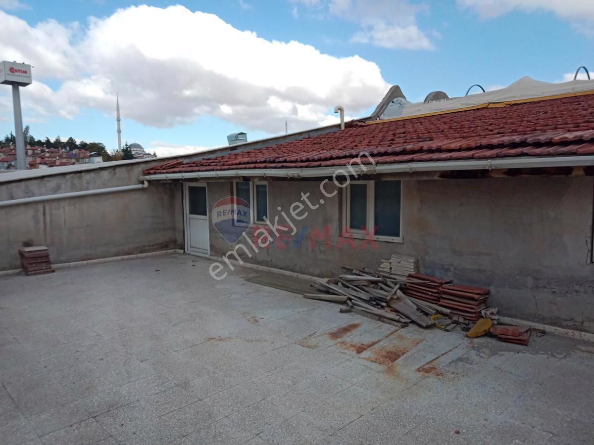 Atisan Ferit Anlar Cd,sinde 1,250m2 Satılık İşyeri - Görsel 8