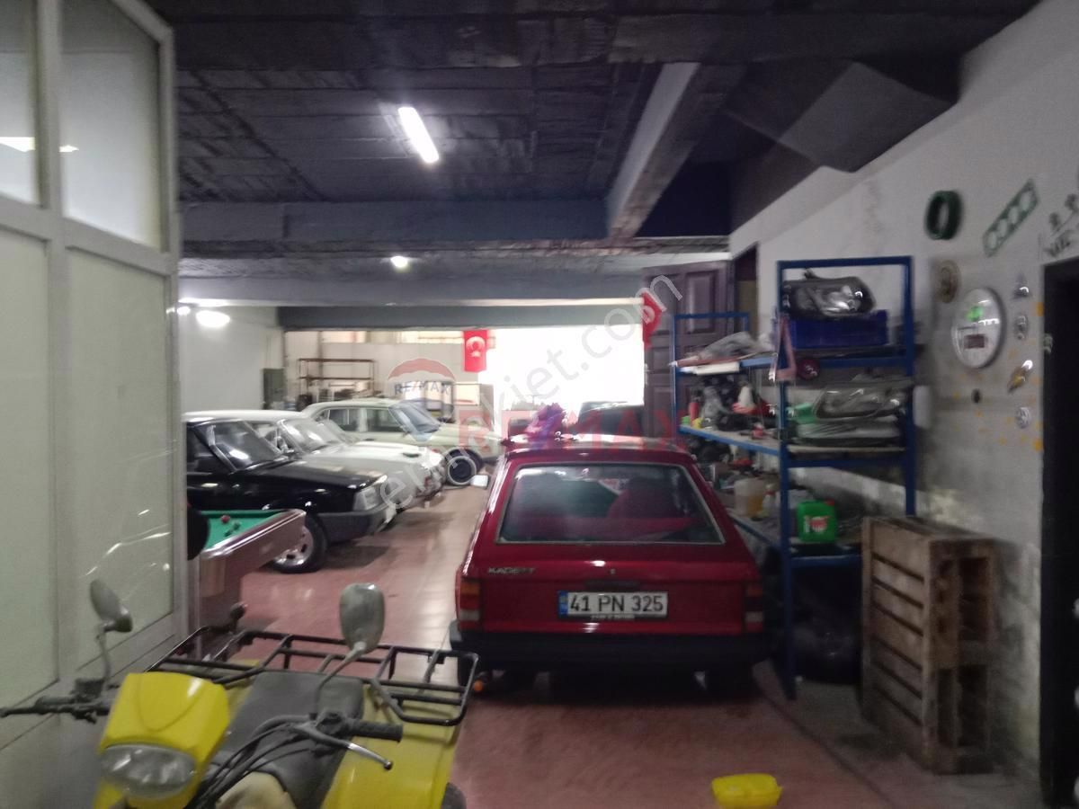 Atisan Ferit Anlar Cd,sinde 1,250m2 Satılık İşyeri - Görsel 18