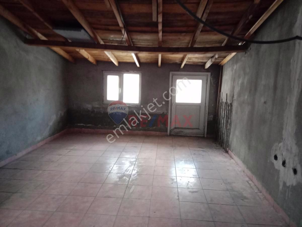 Atisan Ferit Anlar Cd,sinde 1,250m2 Satılık İşyeri - Görsel 7