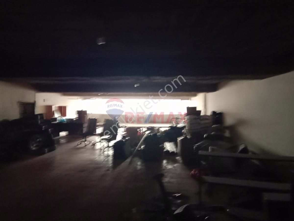 Atisan Ferit Anlar Cd,sinde 1,250m2 Satılık İşyeri - Görsel 3