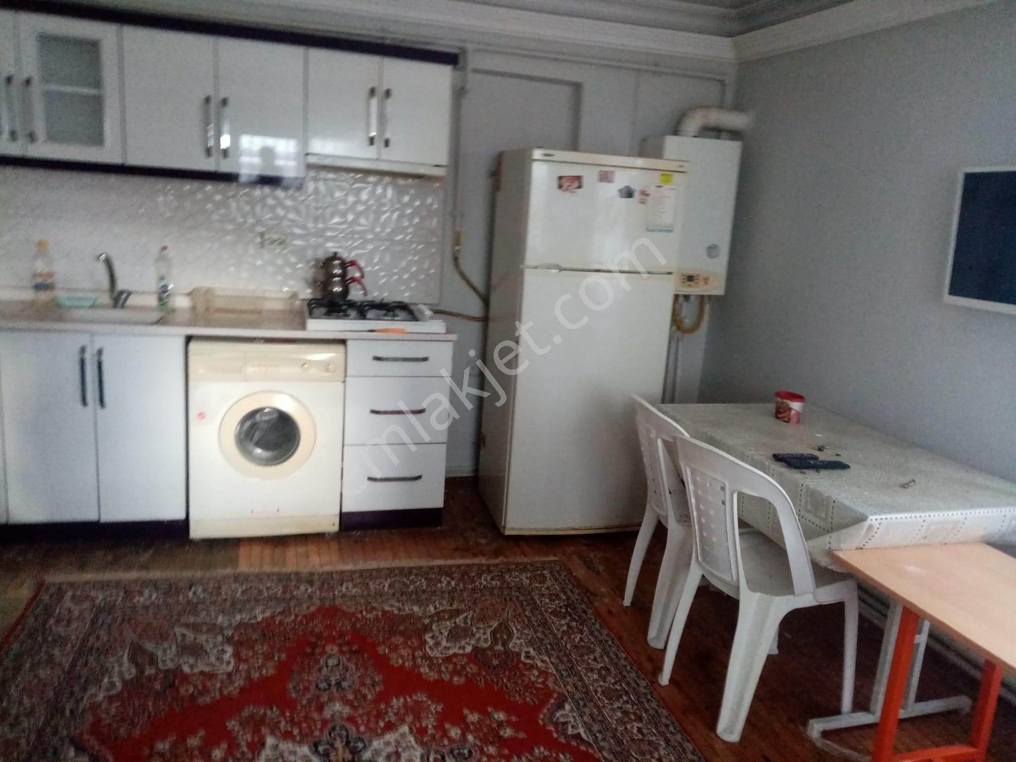 Balıkesir Altıeylül Bahçe Katı Kiralık Daire  Balıkesir Bahçelievler.Demirdağ Emlaktan Eşyalı kiralık Bodrum kat 1+1 daire