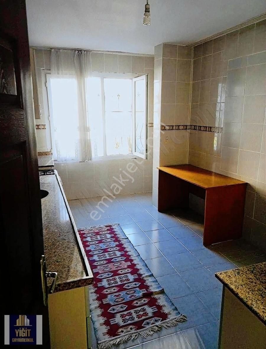 Çukurova Beyazevler Kiralık Daire Beyazevler Mahallesi 1+1 Eşyalı Geniş Oturumlu