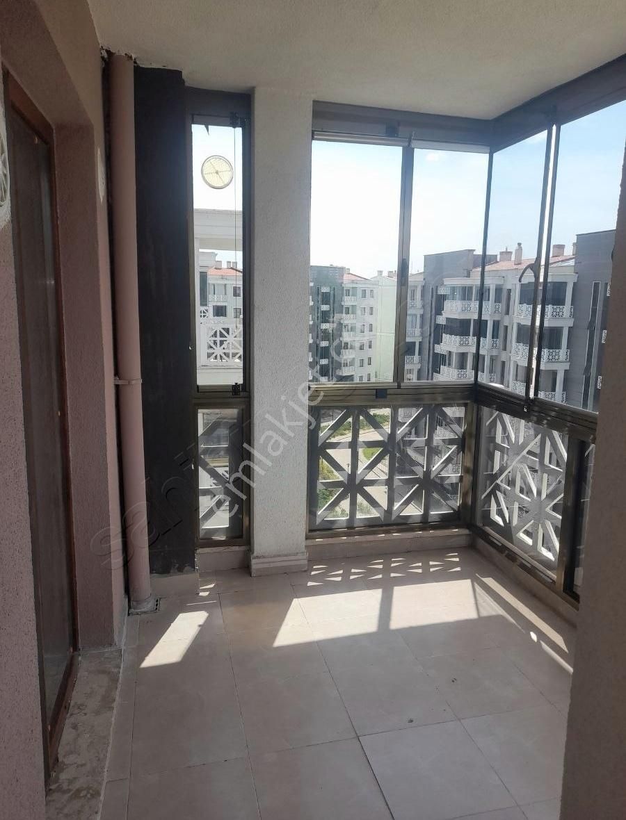 Yenimahalle Varlık Kiralık Daire lux yapılı çınar konutlarında hastaneye yakin