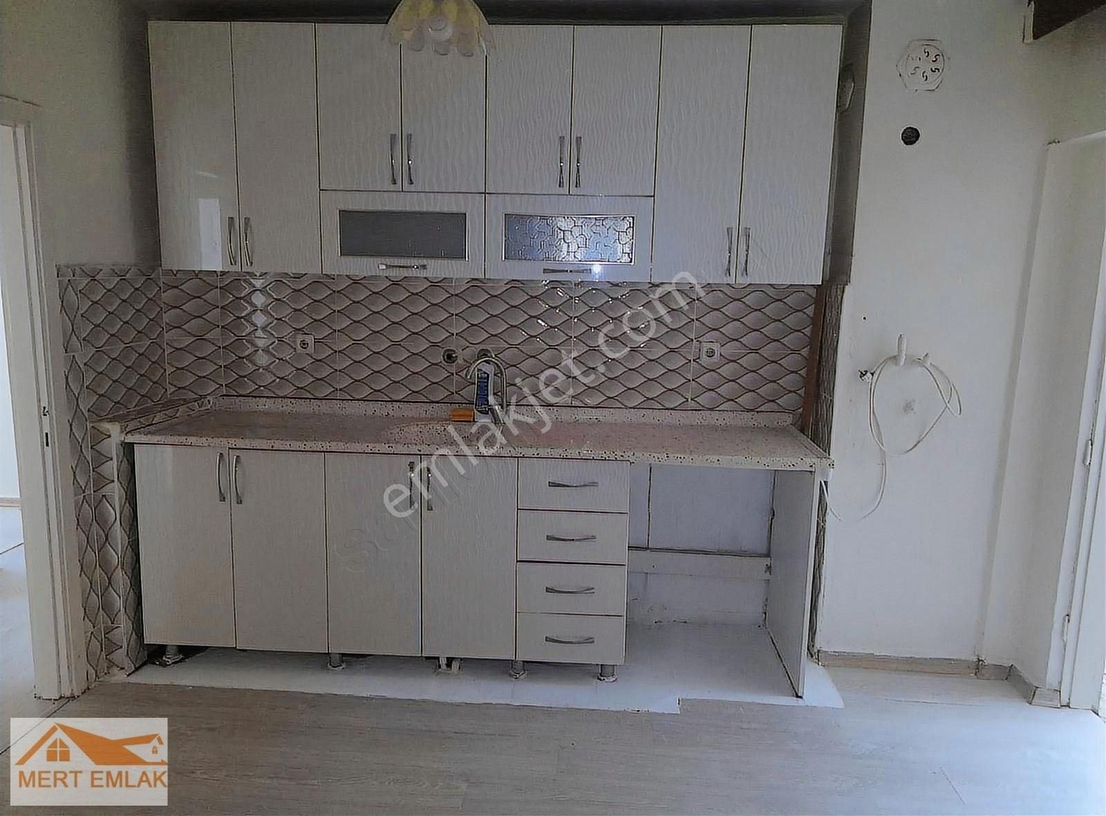 Seyhan Yeşilyurt Kiralık Daire EVREN SİTESİNDE 10 KAT KİRALIK DAİRE