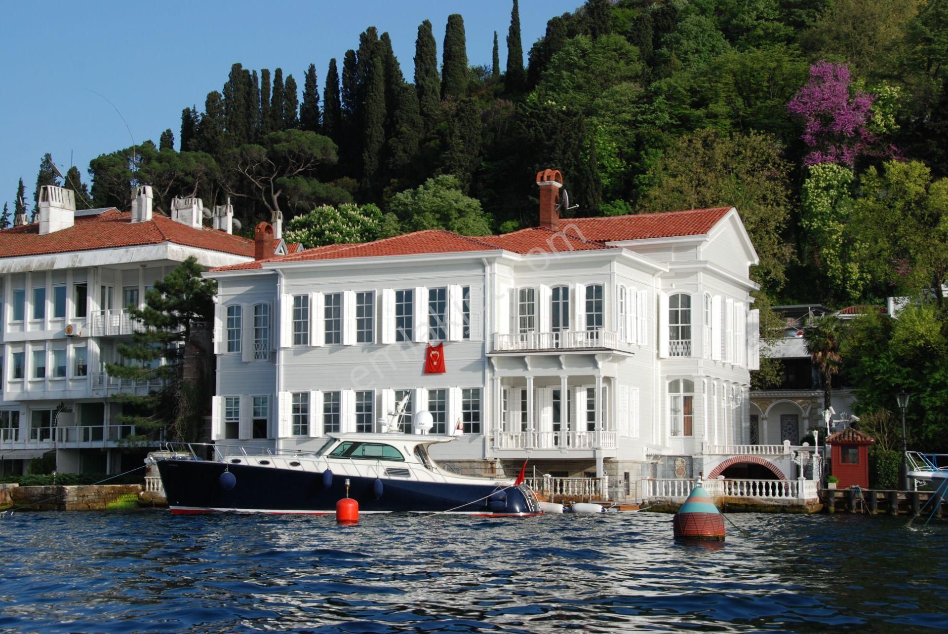 Üsküdar Kandilli Boğaz Manzaralı Satılık Yalı  Kandilli Abud Efendi Yalı’sının 15,23/100 Hissesi Satılıktır