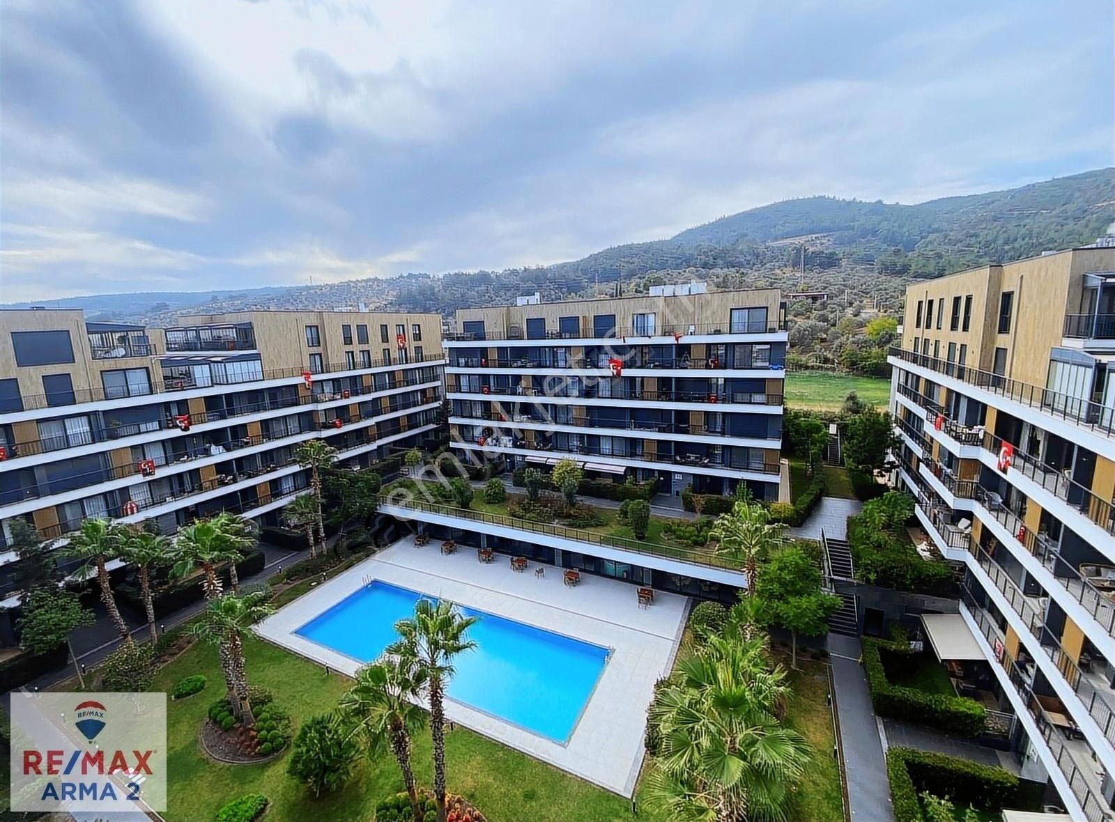 İzmir Gaziemir Satılık Residence IRMAK MAHALLESİ 'NDE SİTE İÇERİSİNDE, SATILIK 2+1 DAİRE