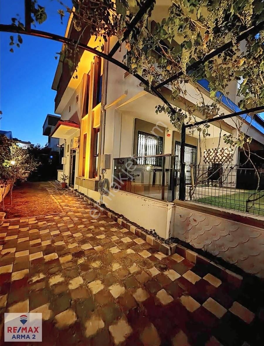 Menderes Altıntepe Satılık Villa Menderes Altıntepe Mahallesinde Satılık 4+1 Villa