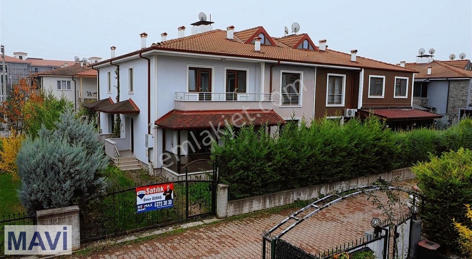 Serdivan Köprübaşı Satılık Villa Remax Mavi'den Köprübaşı Mah. Nadir Evlerde Satılık 170 M² Villa