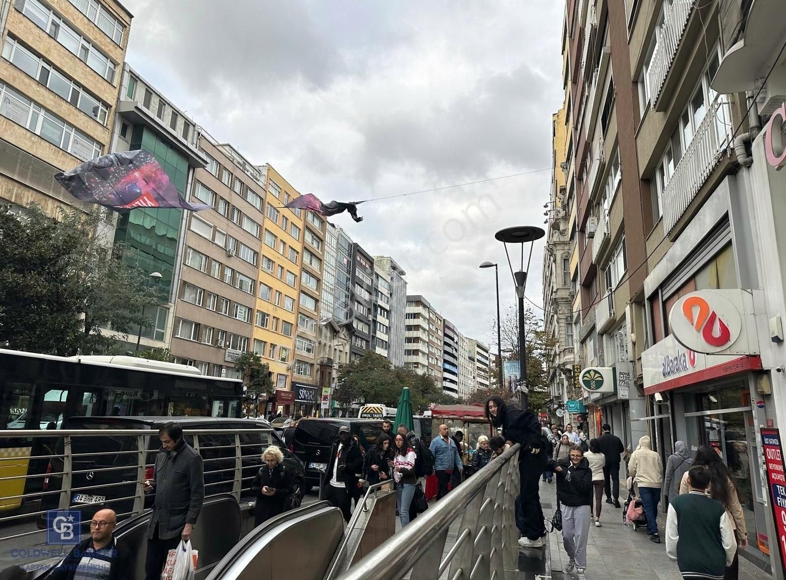 Şişli Cumhuriyet Satılık Daire HALASKARGAZİ CAD. 160 M2 3+1 KOMBİLİ ŞAHANE DAİRE DERVİŞ'TEN