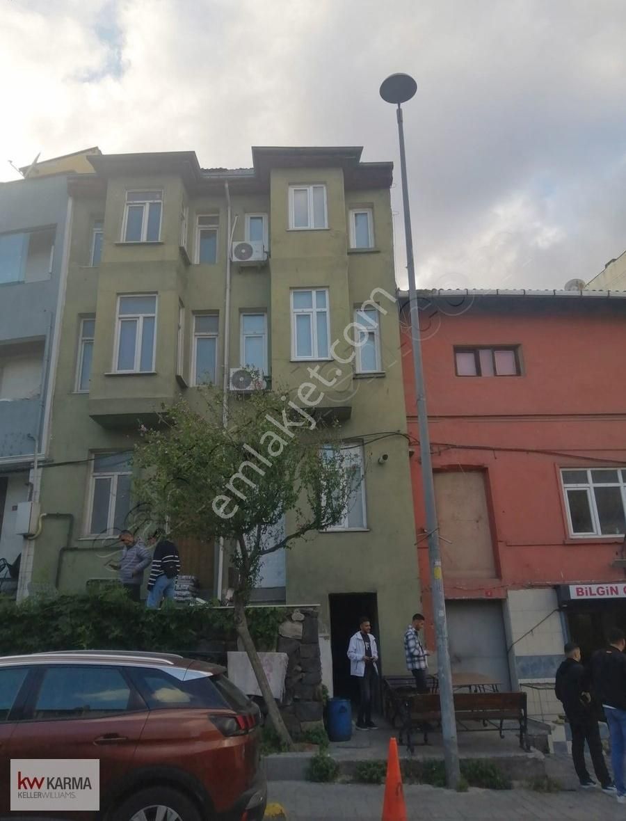 İstanbul Fatih Kiralık Bina BALAT'TA KONUT VE TİCARİ KULLANIMA UYGUN 3 KATLI KİRALIK BİNA