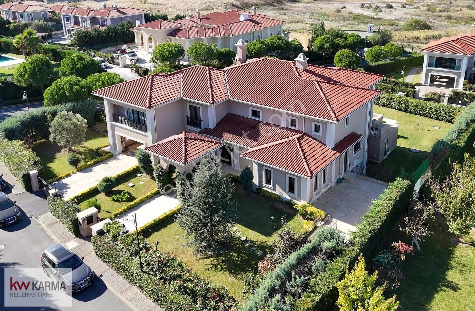 Büyükçekmece Alkent 2000 Satılık Villa BÜYÜKÇEKMECE PELICANHILL'DE SATILIK FONTANA TİP MALİKANE