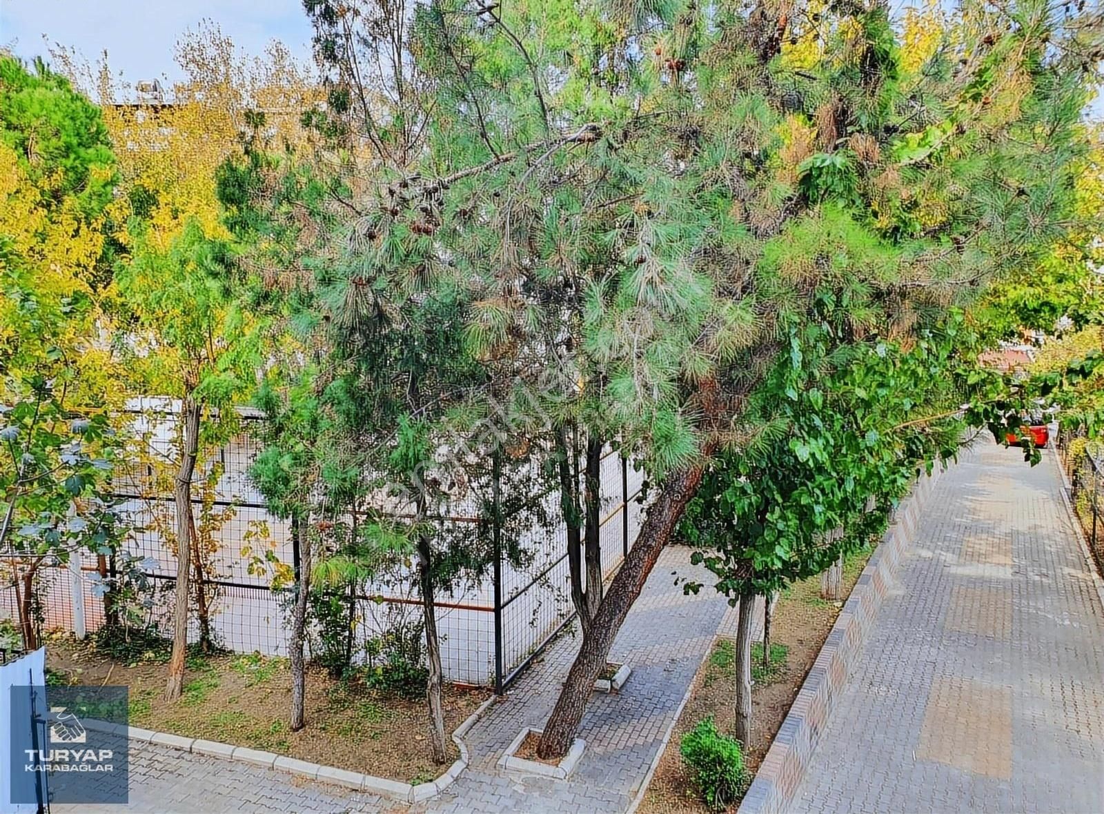 Karabağlar Ali Fuat Cebesoy Satılık Daire Ali Fuat Cebesoy Mahallesi'nde Park Manzaralı Sıfır 2+1 Daire