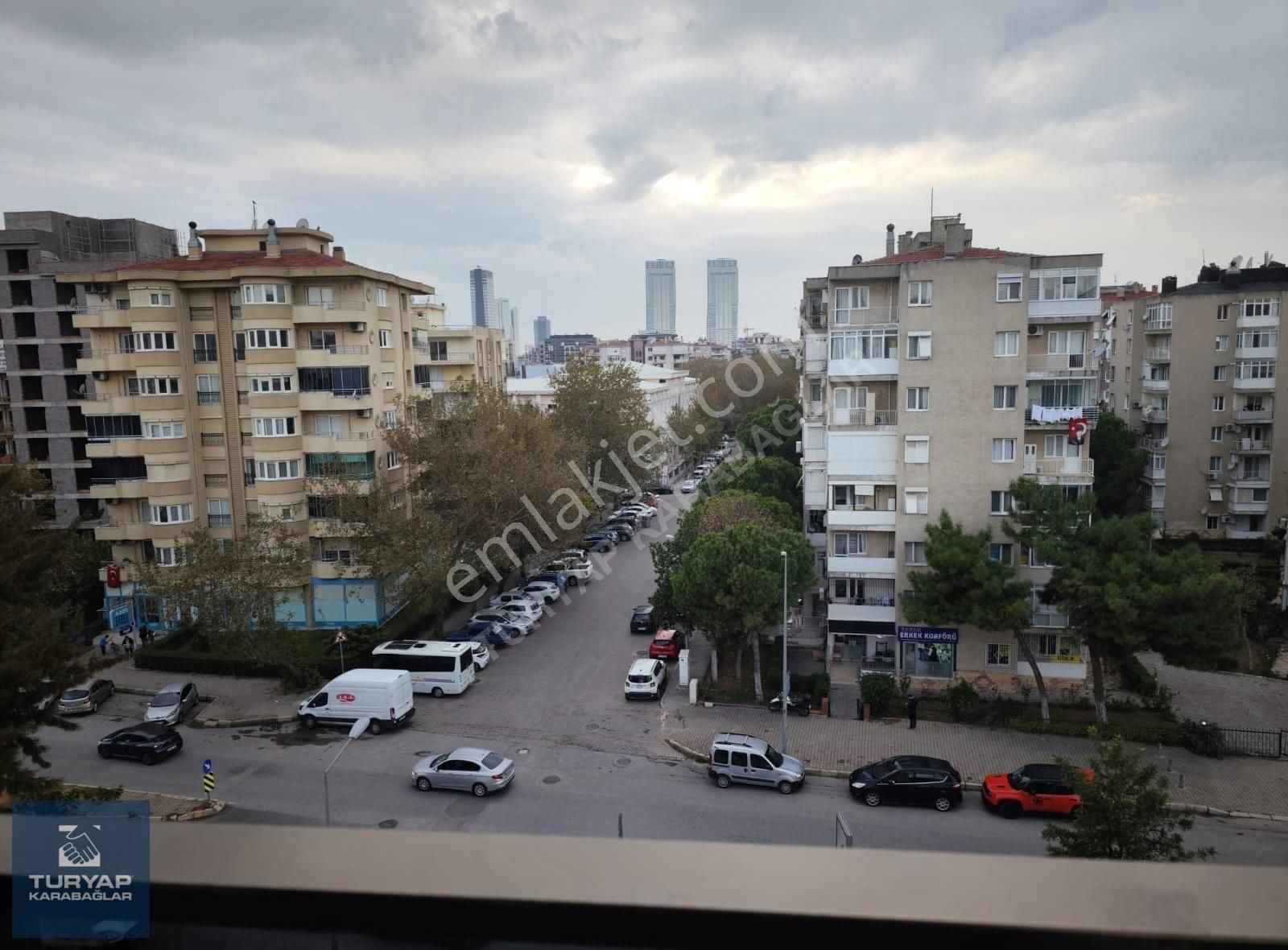 Bayraklı Mansuroğlu Satılık Daire Turyap'tan Mansuroğlu'da Ara Kat Köşe Konumda Otoparklı 2+1Daire