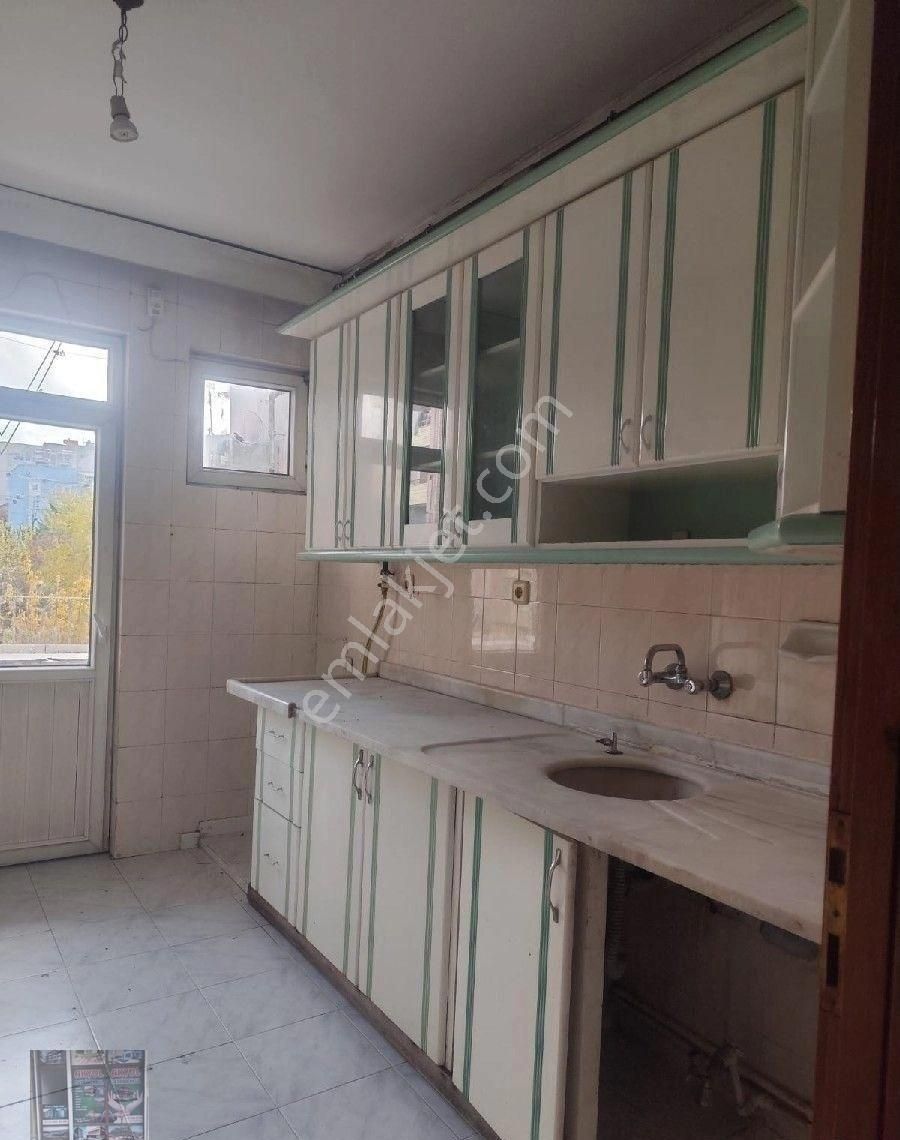 Şahinbey İstiklal Kiralık Daire AKYOL GAYRİMENKUL DEN KİRALIK DAİRE İSTİKLAL DA BİREYSEL DOĞAL GAZLI 3+1