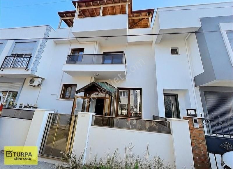 Urla Kalabak Satılık Villa Urla Kalabak'ta 3+1 Satılık Villa