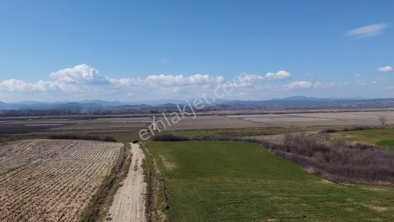 Meriç Kadıdondurma Köyü Satılık Tarla  EDİRNE MERİÇ KADIDONDURMA MAH. 7796 M2 TARLA 140 METRE YOL CEPHE