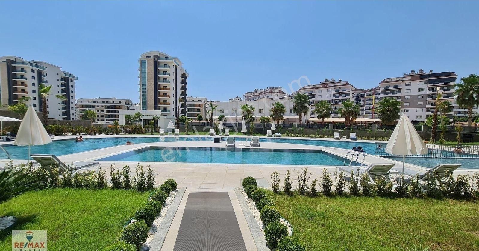 Alanya Avsallar Kiralık Daire FULL AKTİVİTELİ KURT SAFİR DE FULL EŞYALI 2+1