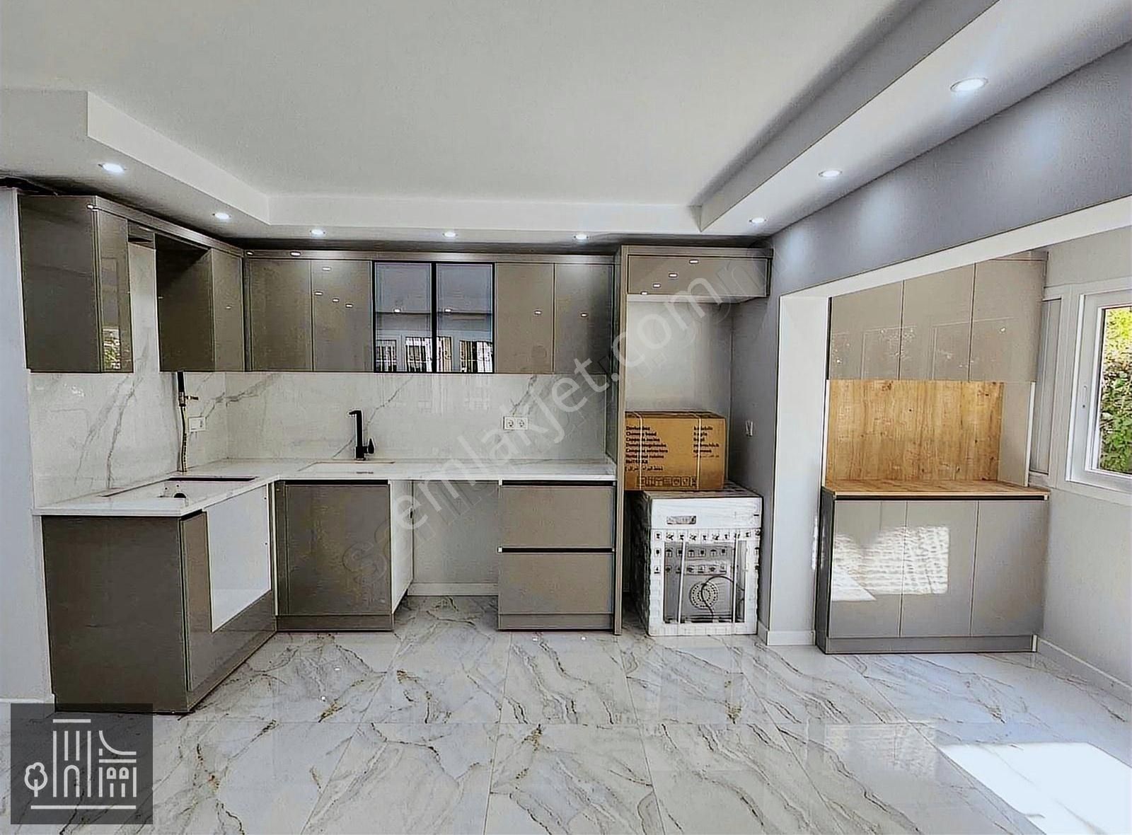 Konak Güzelyalı Satılık Daire GÜZELYALIDA POLİGON METRO YAKINI 2+1 90 M2 FULL YAPILI Y.GİRİŞ