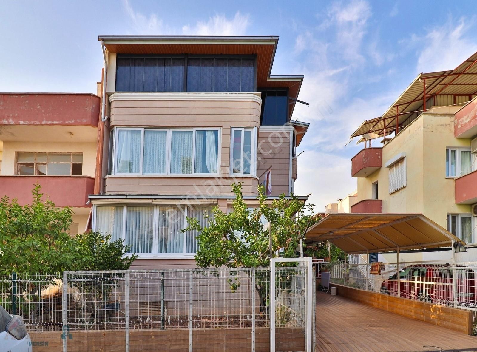 Yenişehir Deniz Satılık Villa VİLLAKENT SİTESİNDE YENİLENMİŞ SATILIK VİLLA