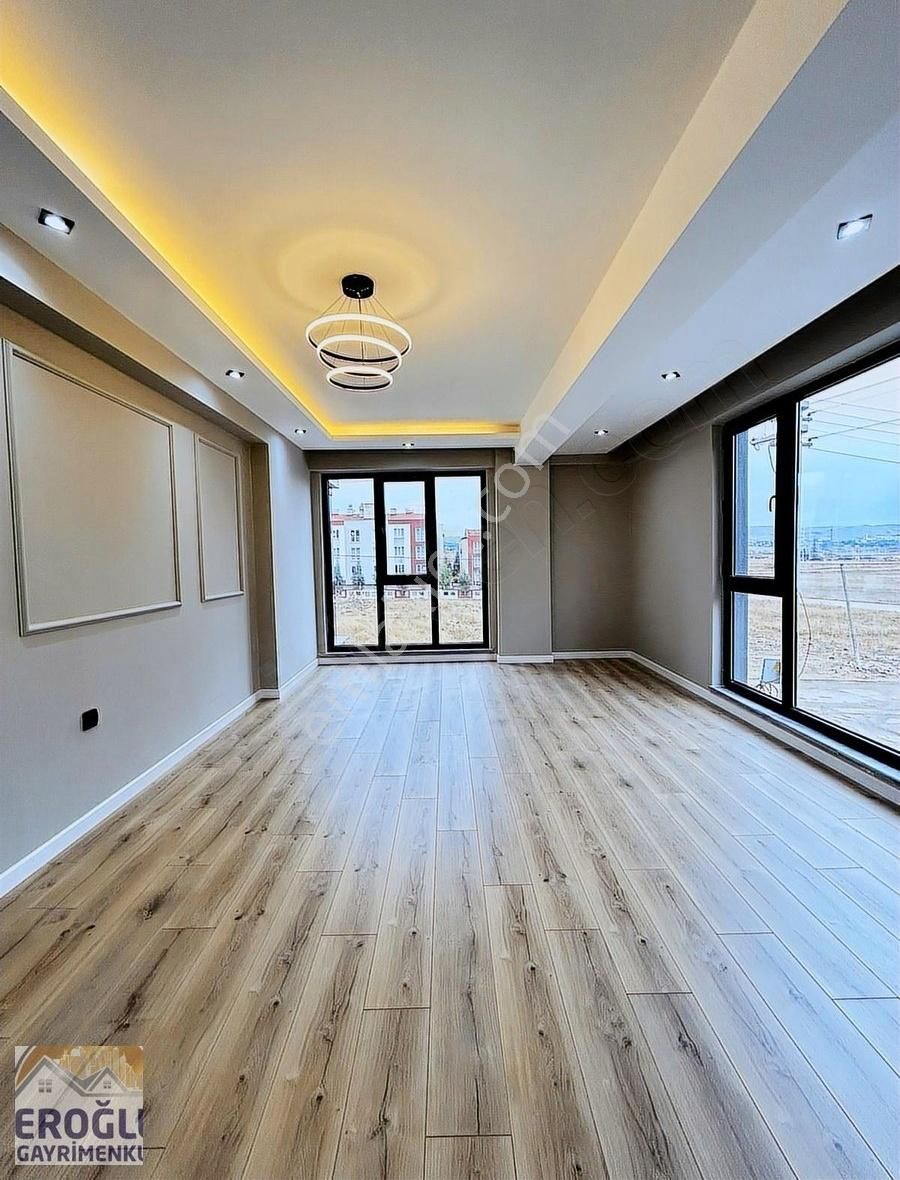 Tepebaşı Çamlıca Satılık Daire EROĞLU EMLAK** SİTELER BÖLGESİNDE AYRIK NİZAM 3+1-156 M²