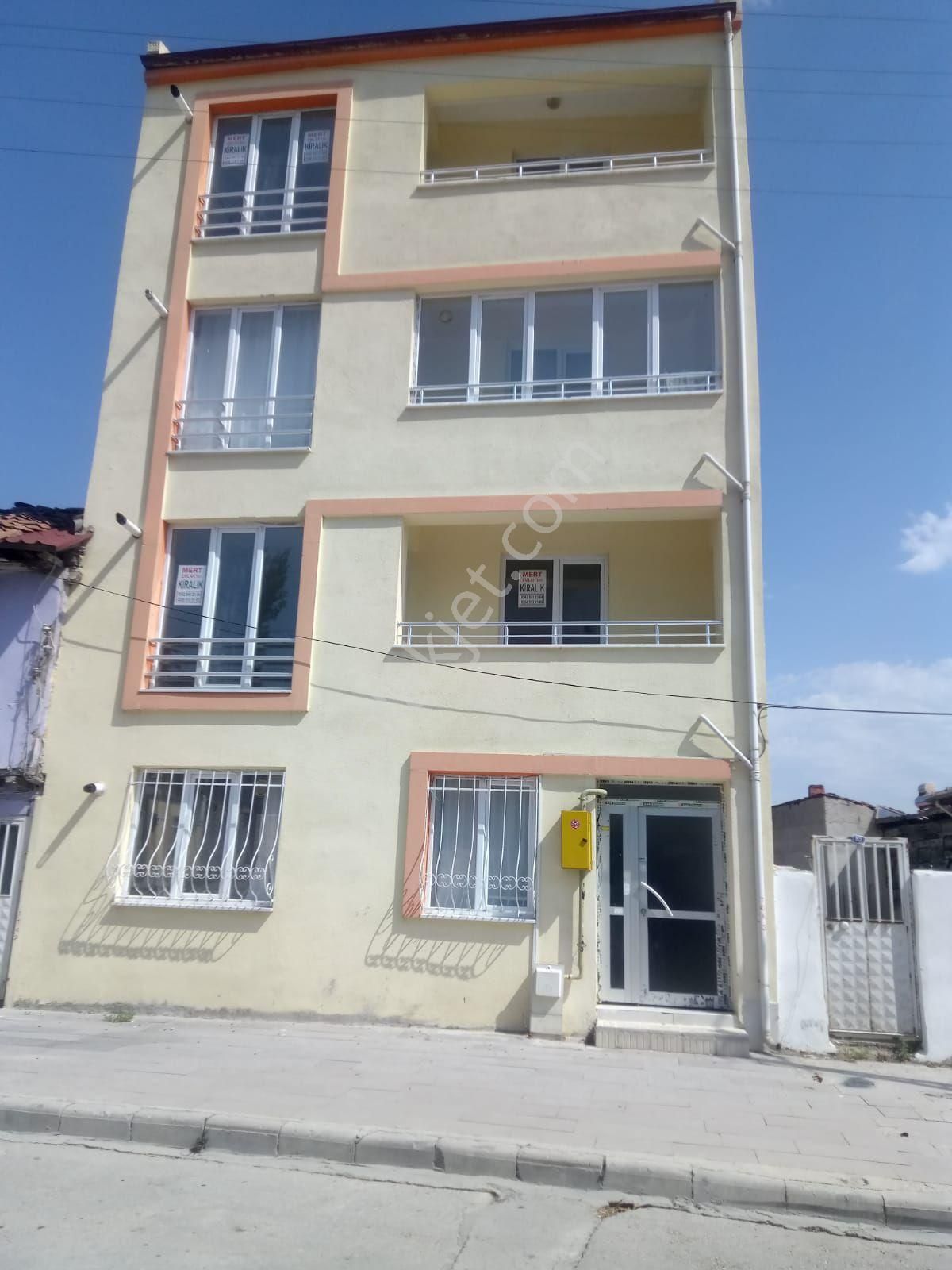 Merzifon Hacıbalı Satılık Daire Emlakçımdan Satlik 1+1 daire Eşyali kiracili