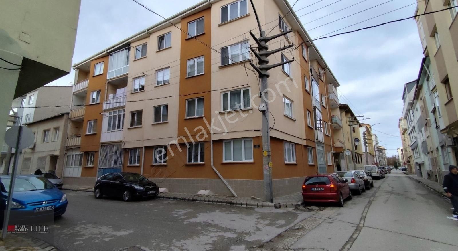 Tepebaşı Işıklar Satılık Daire RW LIFE // IŞIKLAR MAH.İÇİ YENİ YAPILI 3+1 DAİRE