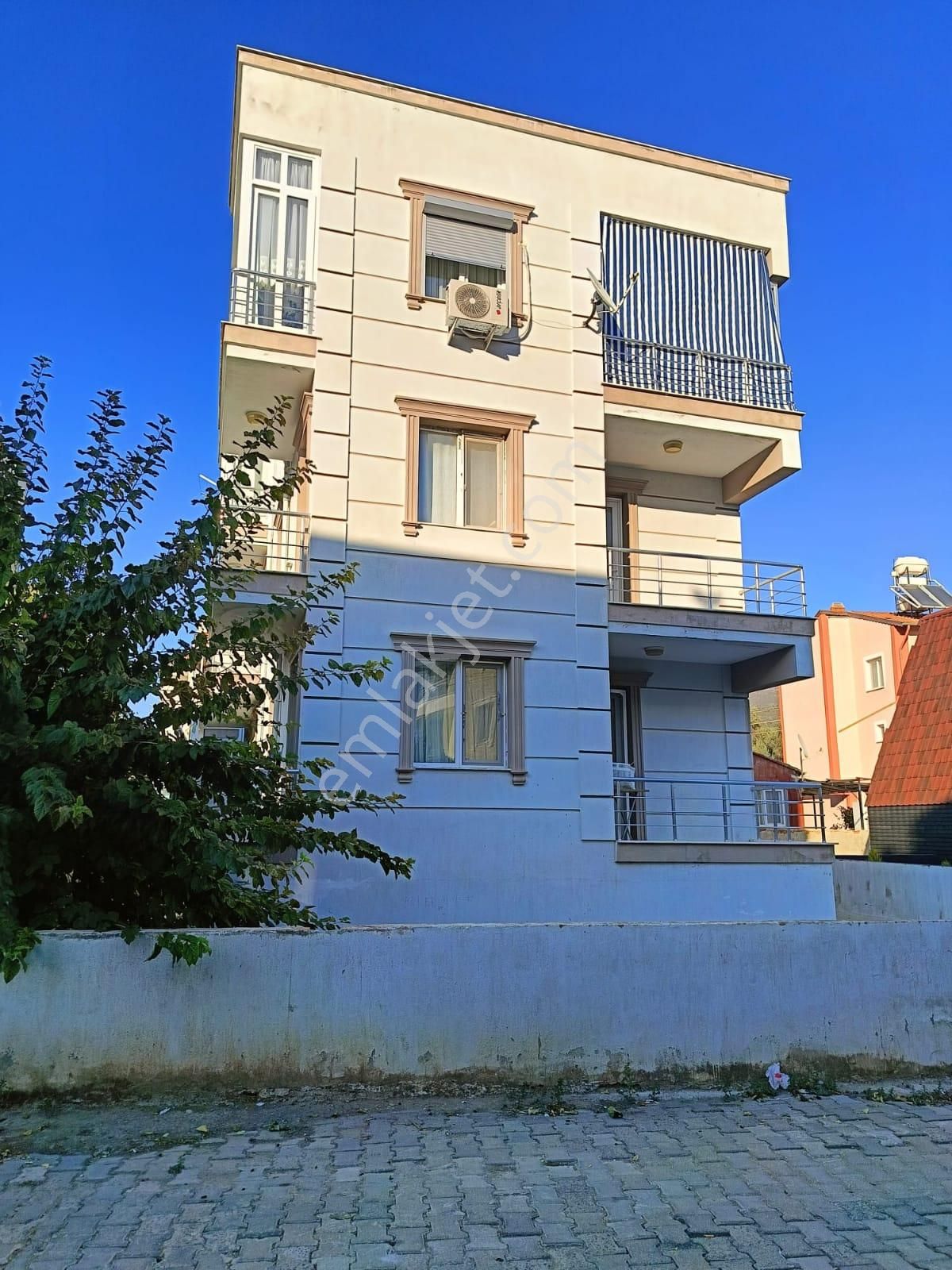 Seferihisar Mersin Alanı Satılık Daire  ÜRKMEZ ÇARŞI MERKEZDE 2+1 SATILIK DAİRE