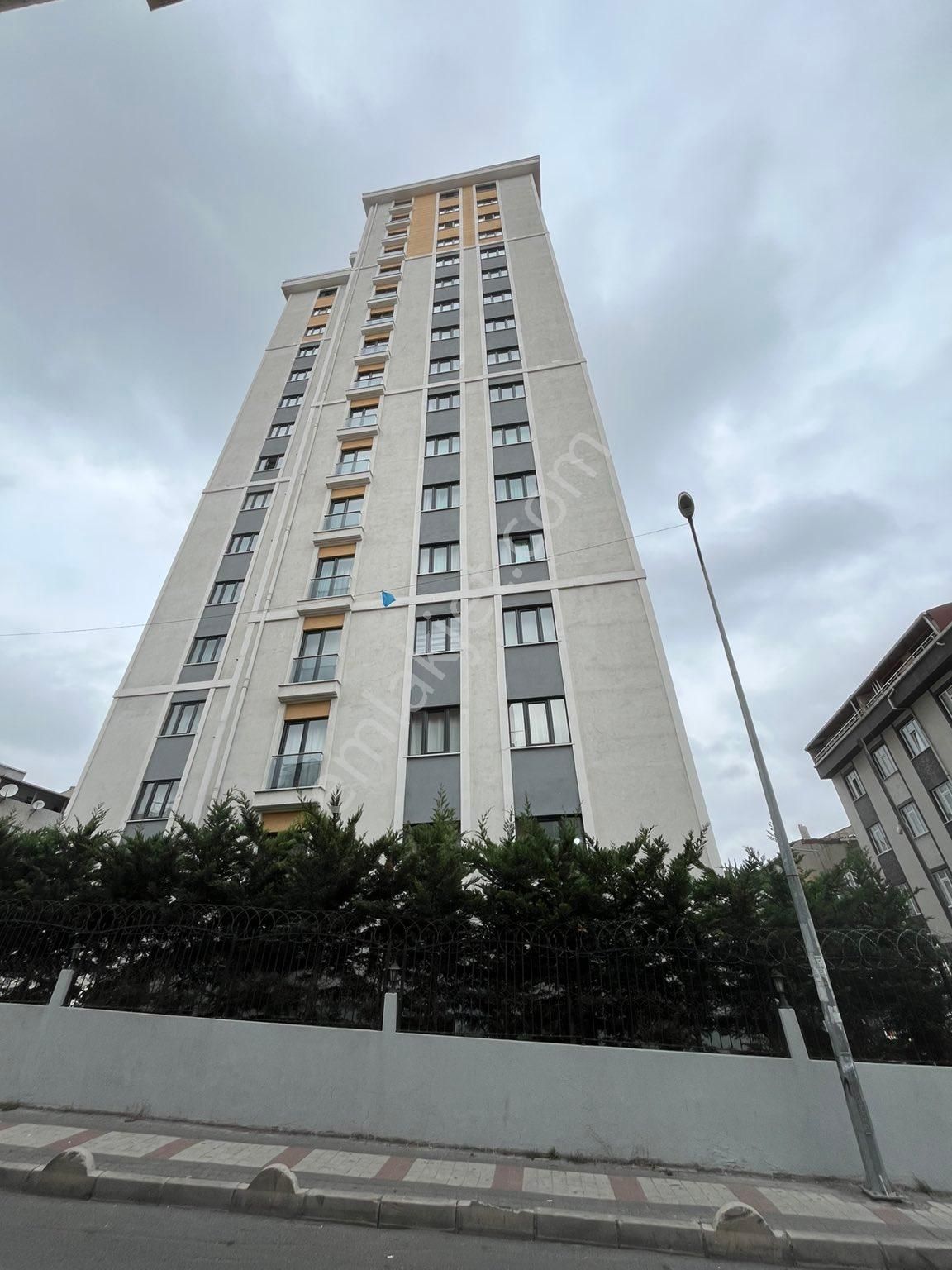 Bağcılar Demirkapı Satılık Daire BAĞCILARDA SİTEDE GENİŞ FERAH 2+1 SATILIK DAİRE