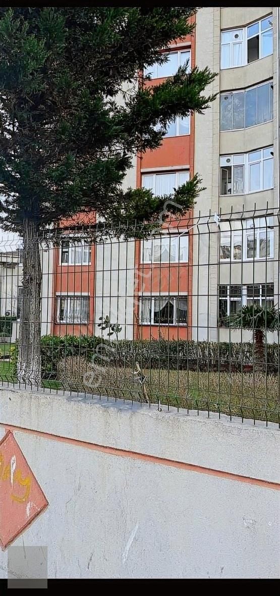 İstanbul Beylikdüzü Site İçerisinde Satılık Daire ADNAN KAHVECİ DE DATILIK BAHÇE KATI DAİRE VEYA OFİS