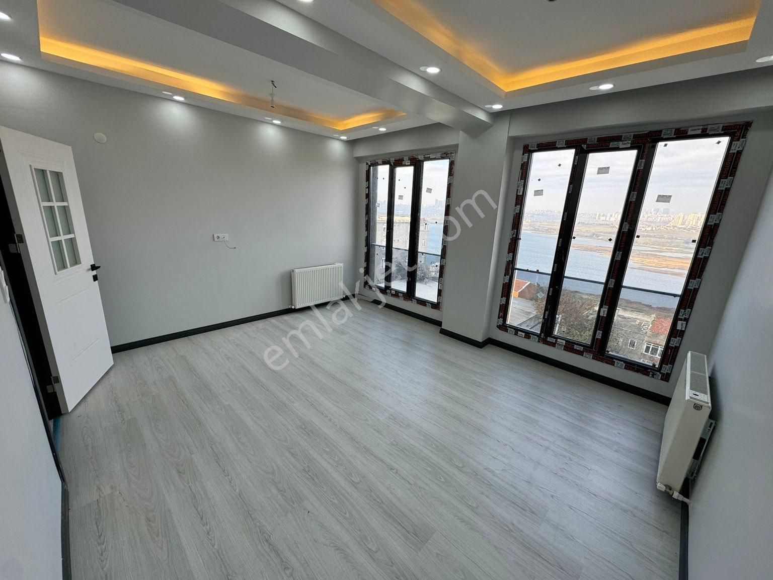 Küçükçekmece Yarımburgaz Satılık Daire GÖL MANZARALI EBEVYN BANYOLU 2+1 90 M2 DAİRELER