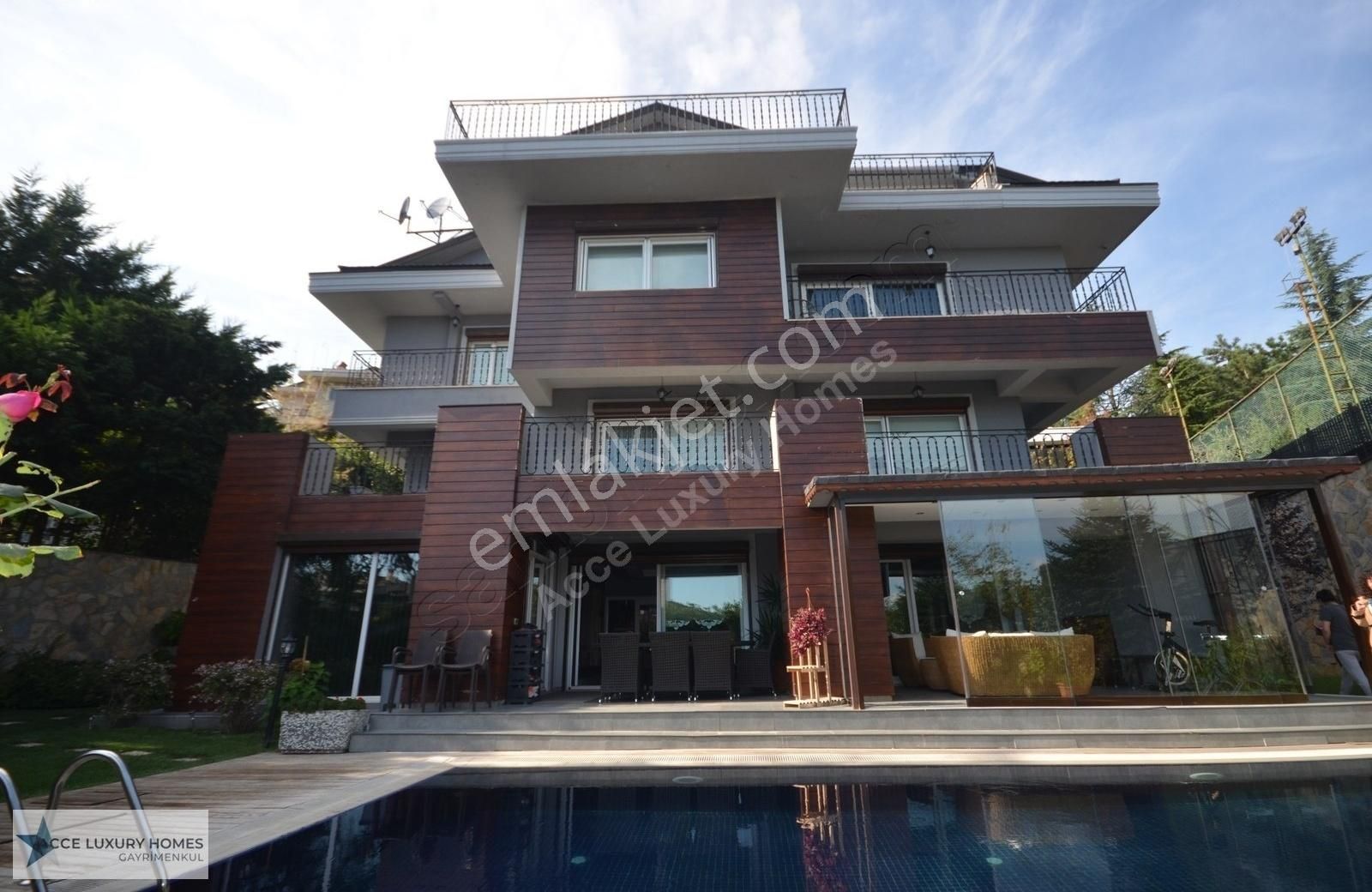 Beykoz Acarlar Satılık Villa Acarkent'te B Tipi satılık Yükseltilmiş Çatılı Eşyalı Villa