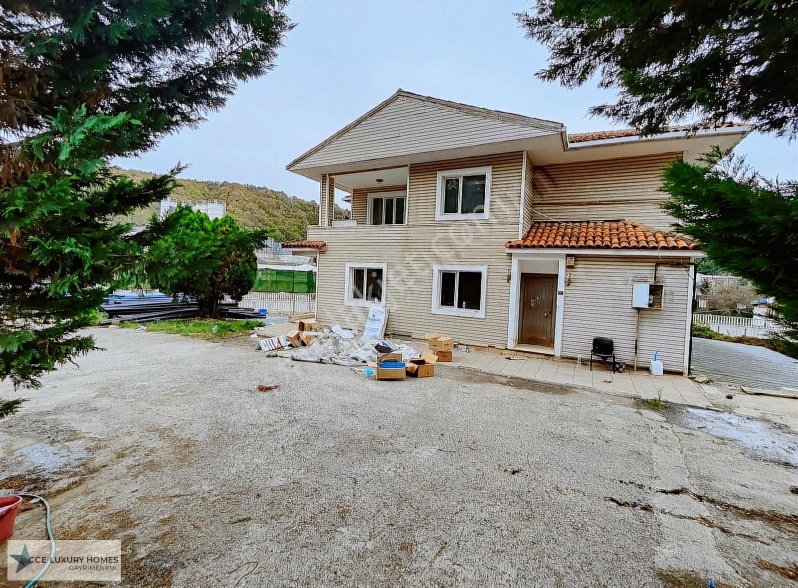 Beykoz Mahmutşevketpaşa Kiralık Bina Beykoz Riva Yolunda Hem Ticari Hemde Konuta Uygun Kiralık Villa