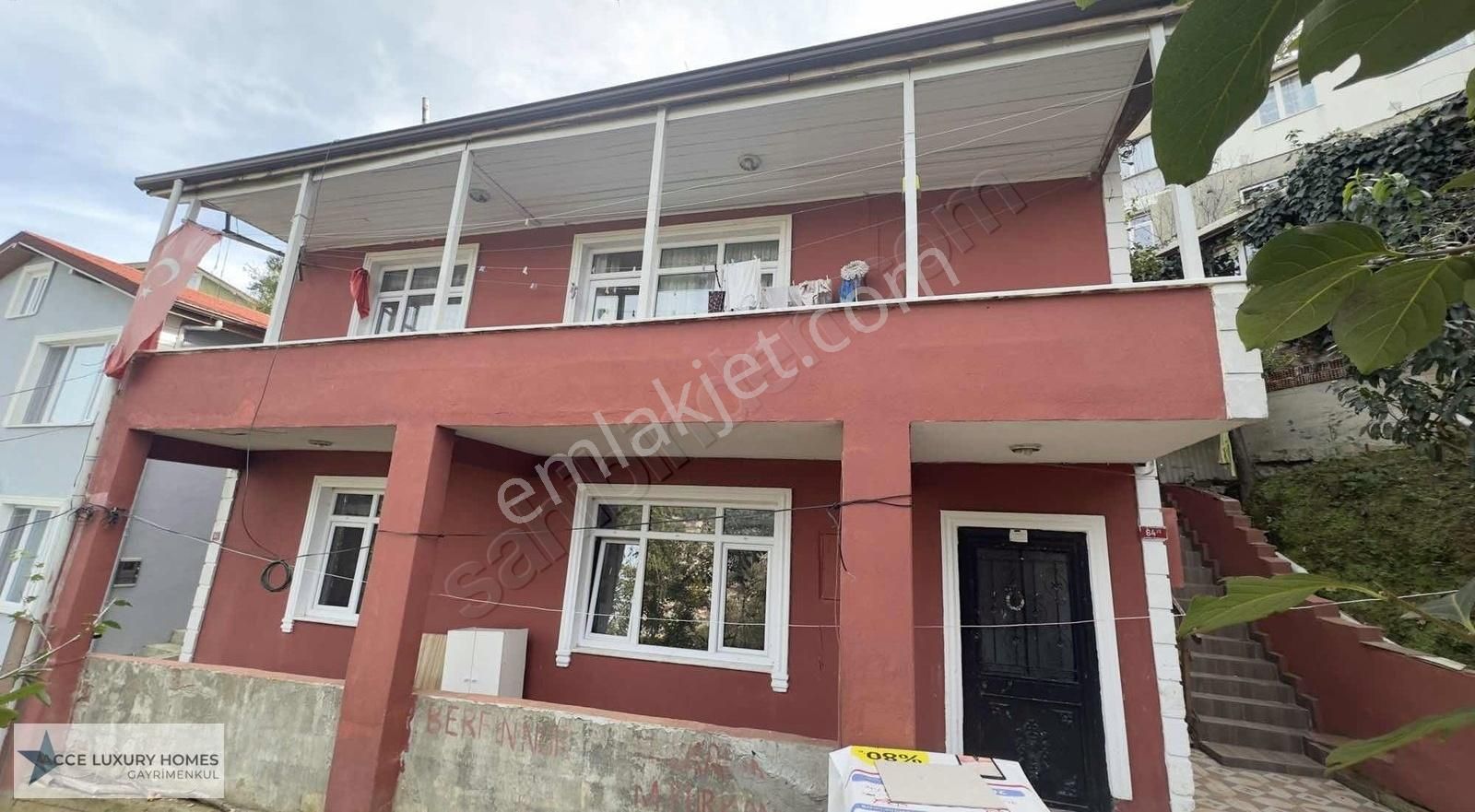 Beykoz Ortaçeşme Kiralık Müstakil Ev TÜRK ALMAN ÜNİVERSİTESİNE ÇOK YAKIN MÜSTALIK SAKIN BAHÇELİ EV