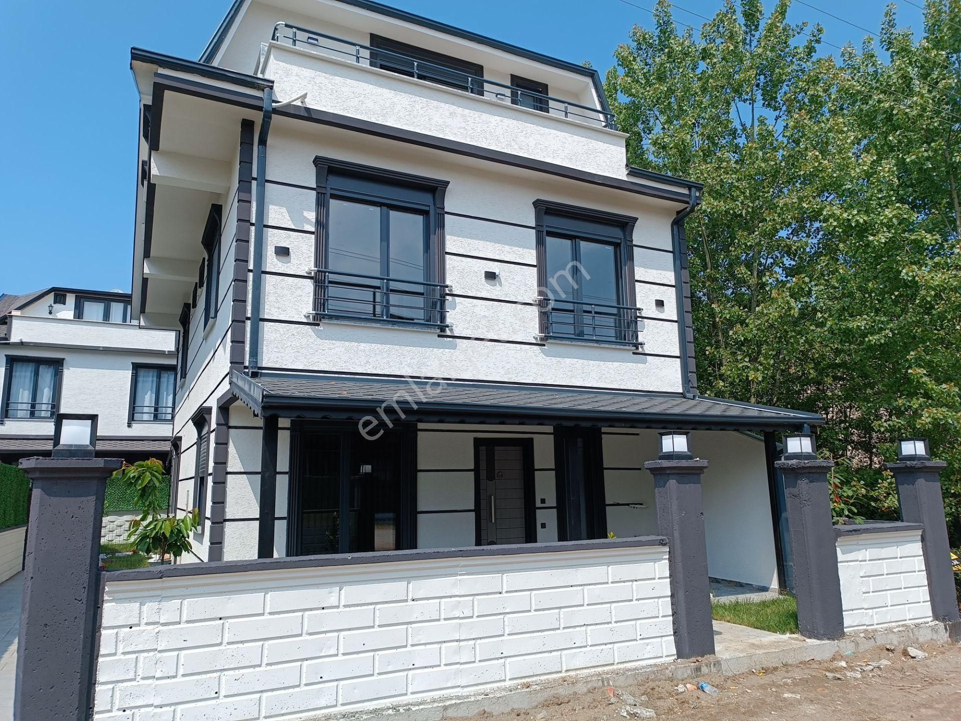 Kocaali Yalı Satılık Villa  3+1 MERKEZİ KONUMDA , EBEVEYN BANYOLU, DENİZE YAKIN YAZLIK VİLLA - VILAL FOR SALE