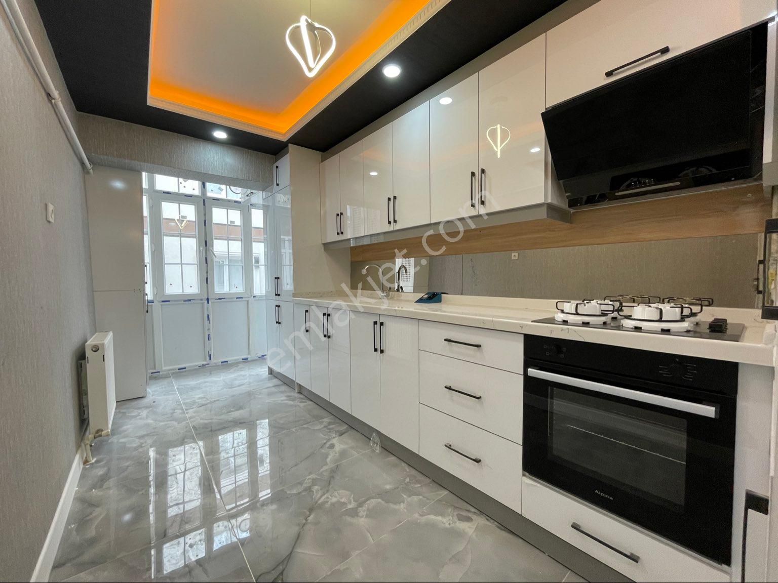 Sincan Plevne Satılık Daire  SİNCAN PLEVNE'DE FULL YAPILI 1. ARA KAT SALON BAĞIMSIZ SATILIK DAİRE!