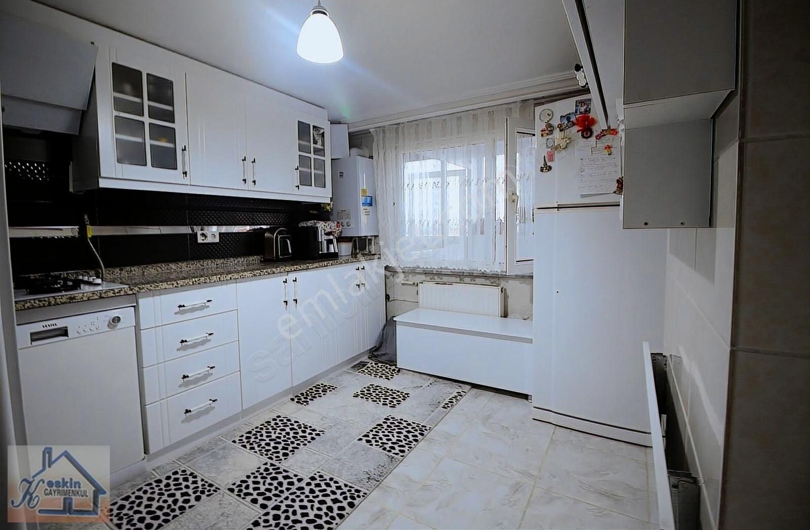 Eyüpsultan Esentepe Satılık Daire KESKİNDEN SATILIK 3+1 EN ÜST KAT TERASLI DAİRE