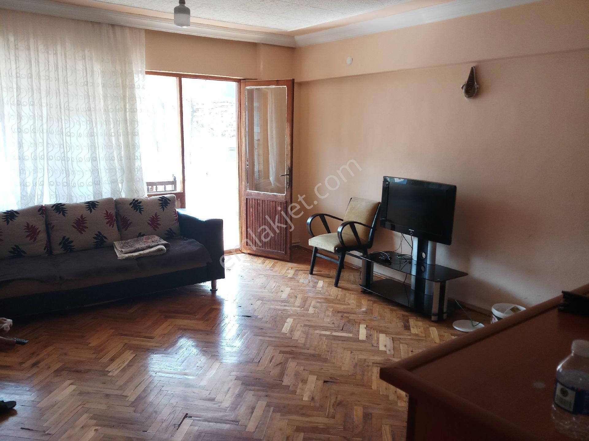 Yalova Çınarcık Okula Yakın Kiralık Daire ÇINARCIK MERKEZ KİRALIK 2+1 1.KAT TEMİZ GENİŞ FERAH DAİRE 