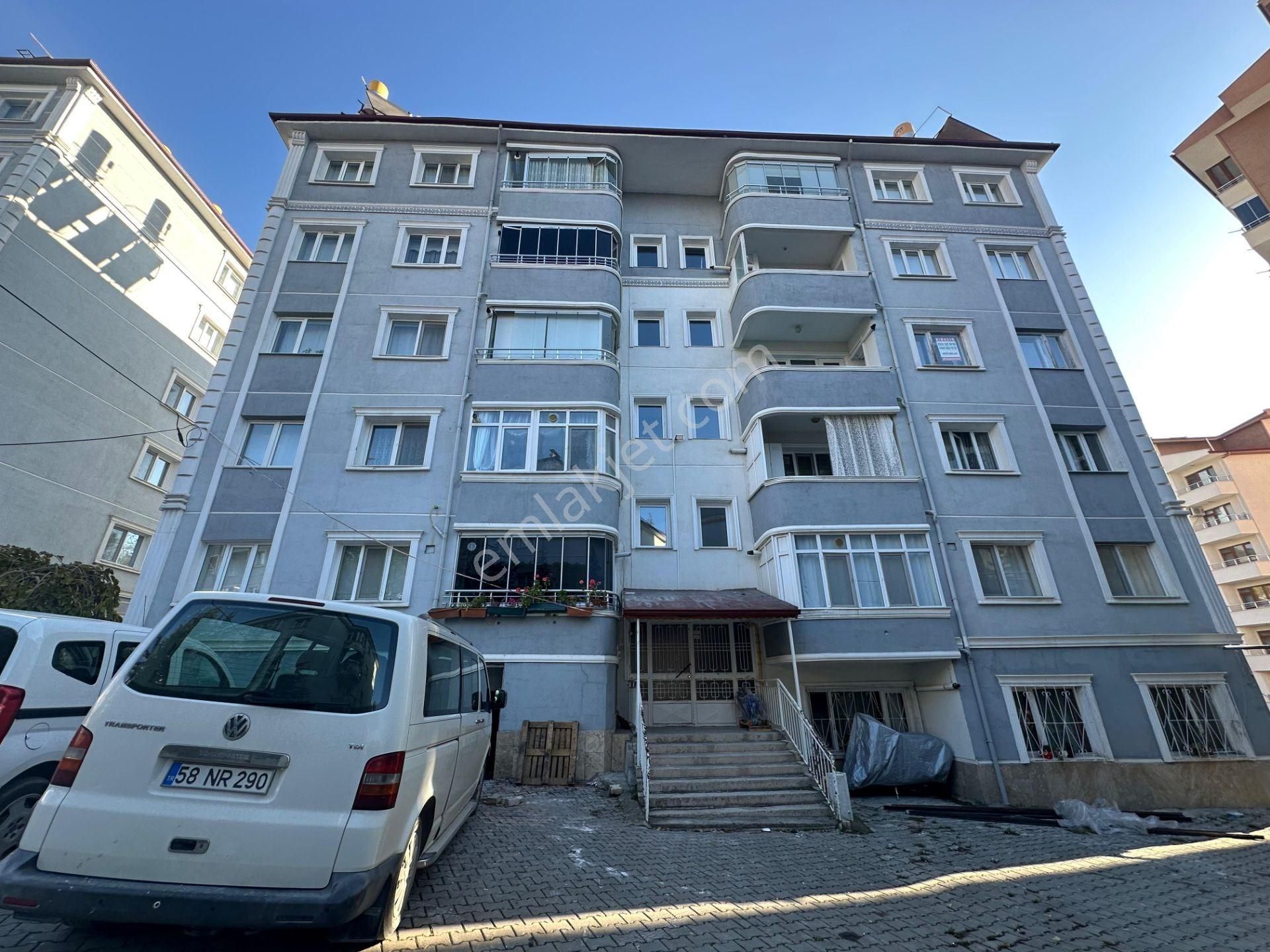 Tokat Tokat Merkez Okula Yakın Kiralık Daire VADİ EMLAK' TAN BAHÇELİEVLER MAHALLESİNDE 3+1 KİRALIK DAİRE